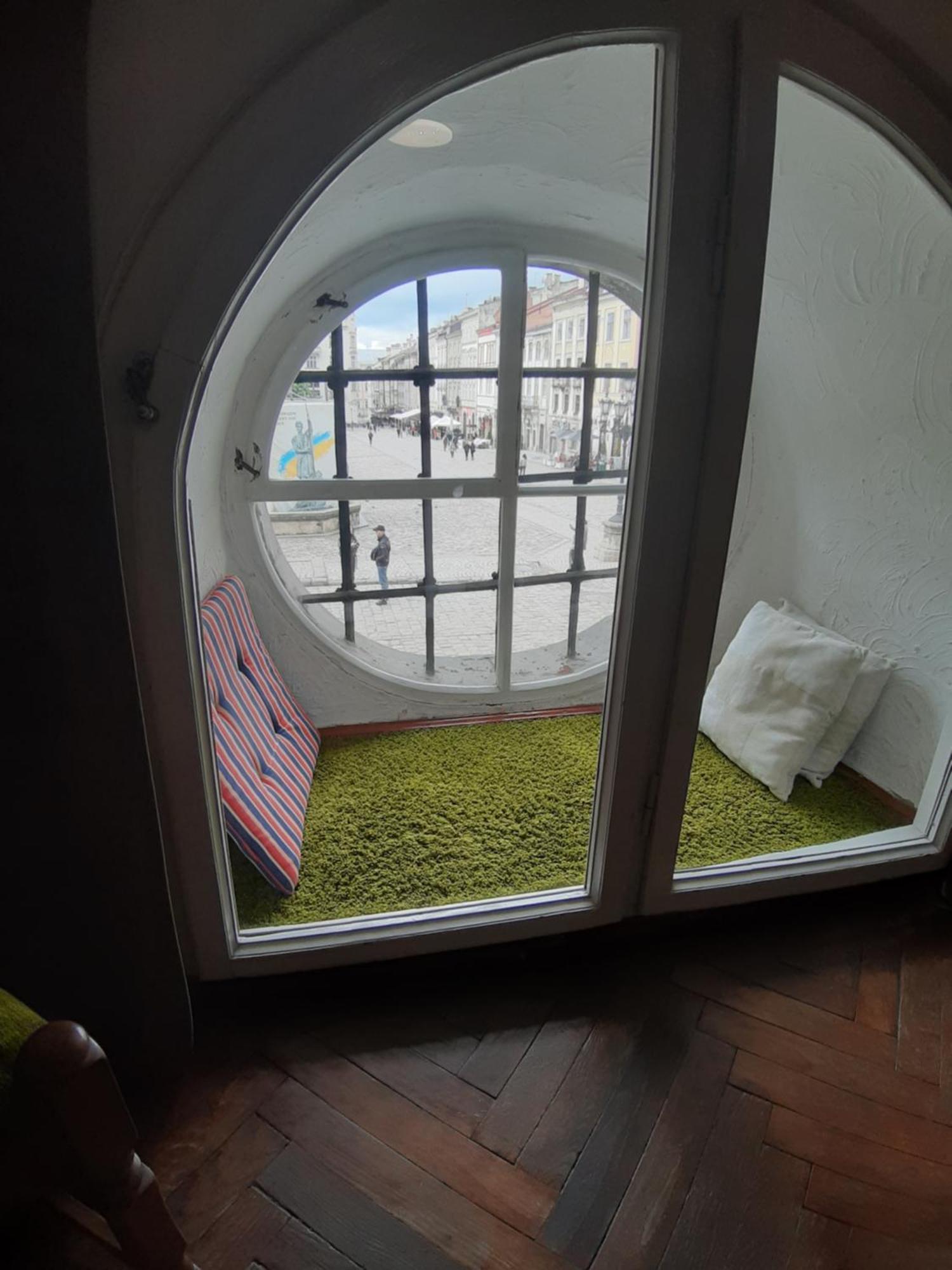 Artrooms -Round Windows Rynok Sq Leopoli Esterno foto